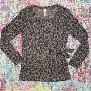 Elegant Leopard Patterned Long Sleeve Top